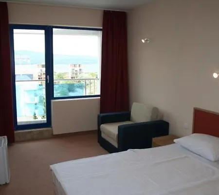 Hotel Nadia 3*
