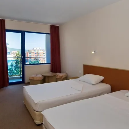 Хотел надя Приморско